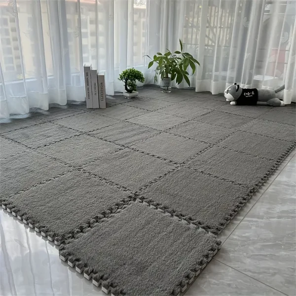 Thickened locking carpet tiles